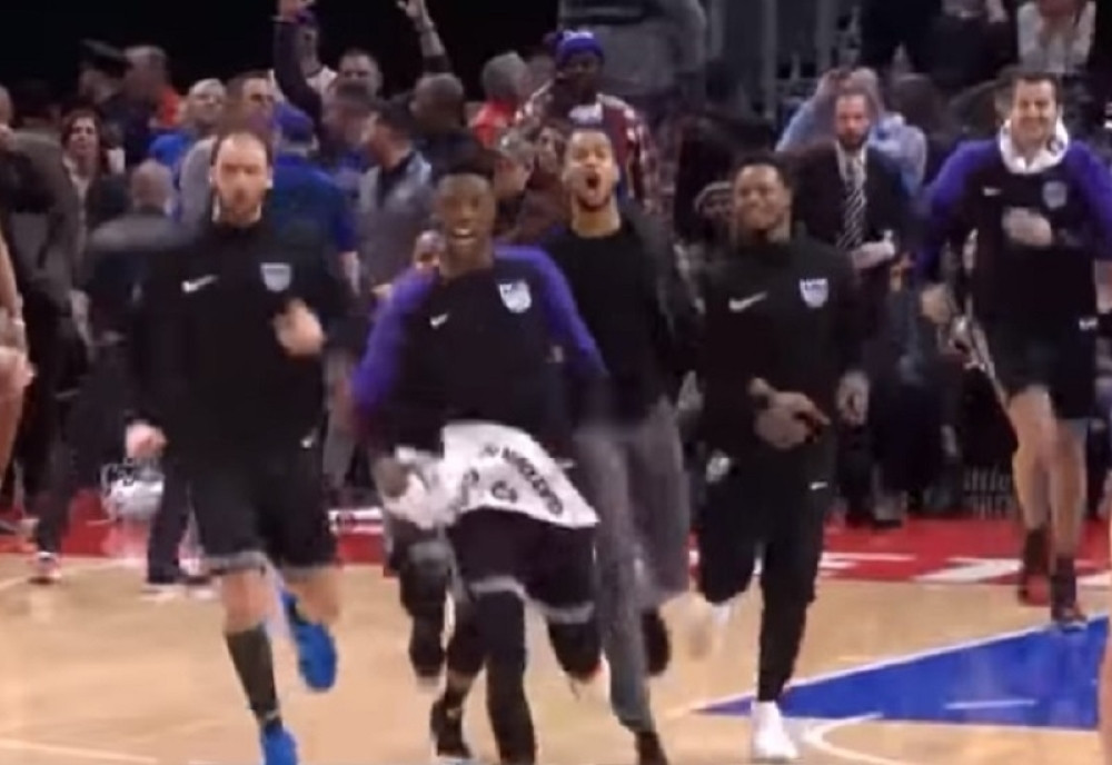 Prštalo u Detroitu... Bogdane, Nemanja, vodite brata Badija na večeru! (VIDEO)