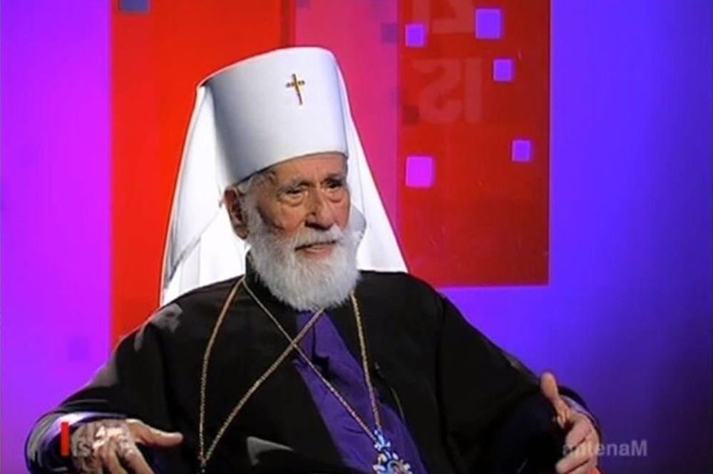 Šalje sms poruke uoči najradosnijeg hrišćanskog praznika, ljudi šokirani onim što je napisao