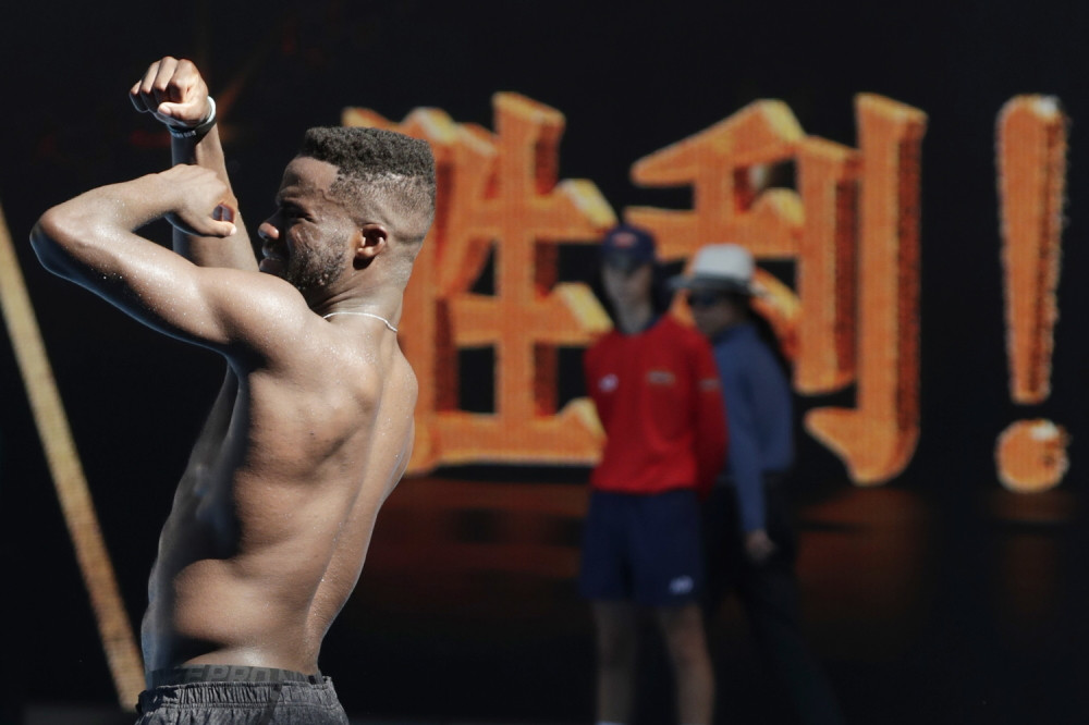 Eliminisao Dimitrova, pa se SKINUO NASRED Melburna! (FOTO)