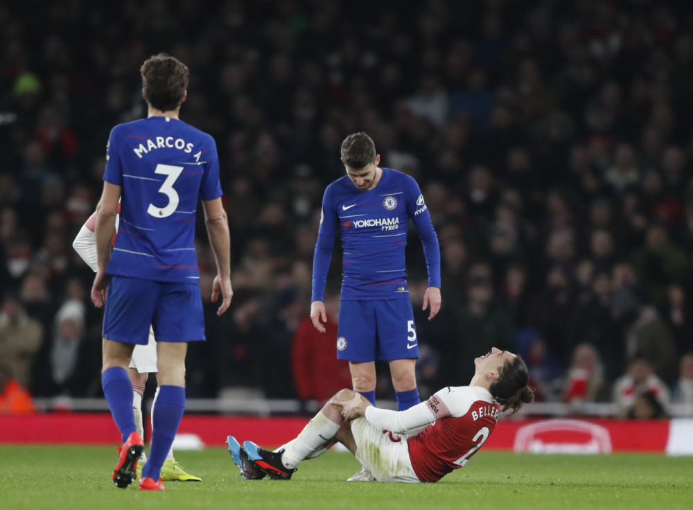 Teška povreda fudbalera Arsenala, svi su čuli kada je nešto PUKLO (VIDEO)