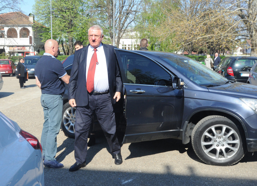 Putinu nisu hteli da prodaju rol viršlu, ja sam mu kupio čokoladicu! (FOTO)