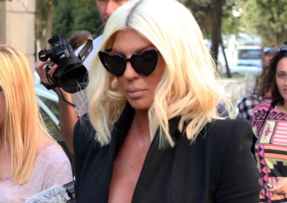 Nakon jučerašnjeg suđenja sa Cecom, Karleuša poslala JASNU PORUKU! Ovo će se zauvek pamtiti! (FOTO)