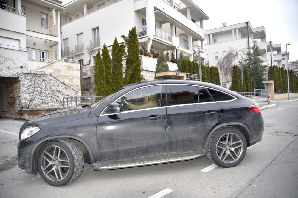 Niko nije primetio šta je Jelena Karleuša URADILA pre nego što je došla na snimanje! (FOTO)