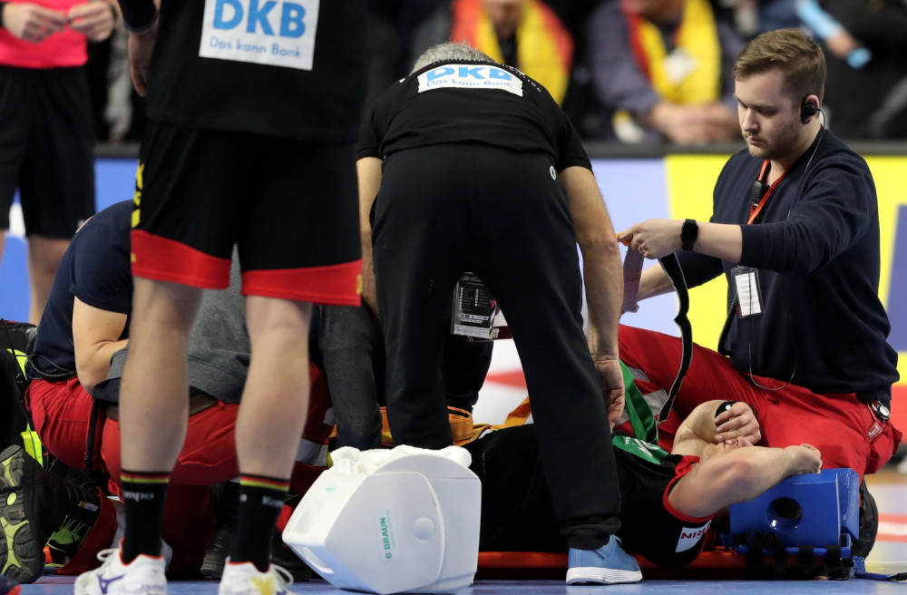 Nemački rukometaš doživeo povredu kakvu dugo nismo videli u ovom sportu (FOTO+VIDEO)