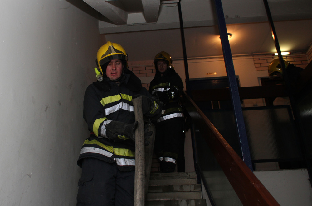 Bračni par otišao na more, a stan na Novom Beogradu im se zapalio zbog jedne slučajne greške!