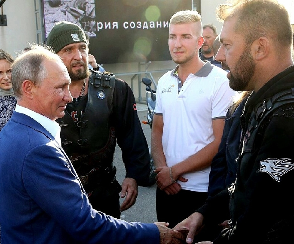 Odlikovanje za „Noćne vukove“ iz Srpske!