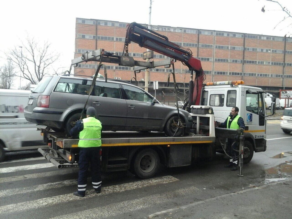 Privremeno oduzet 25. automobil od "divljih" taksista!