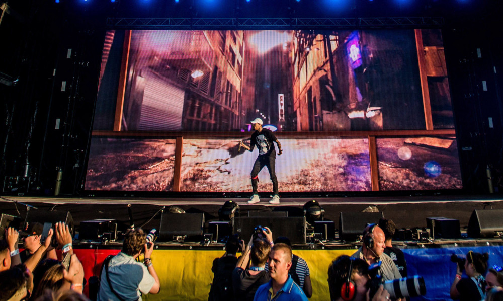 Poznat reper uhapšen zbog optužbe za silovanje! (FOTO)