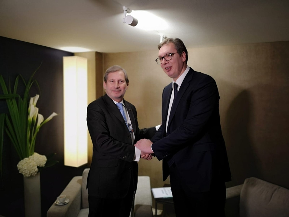 Vučić se sastao sa Hanom i predstavnicima kompanija