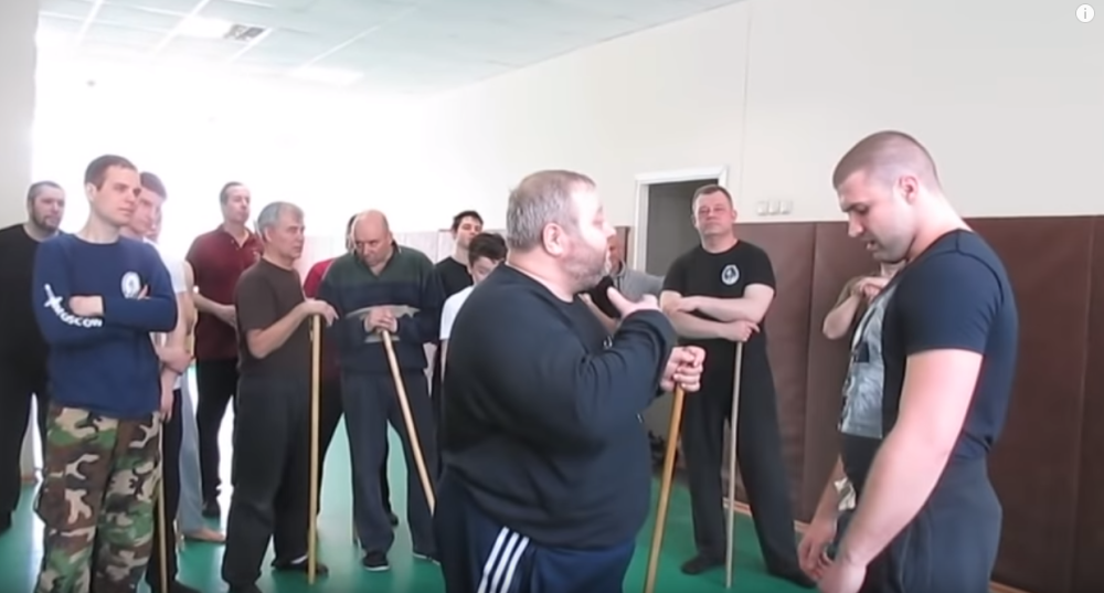 Njegova veština ostavlja bez daha, kada vidite šta radi nećete moći da verujete da ima toliko godina! (VIDEO)