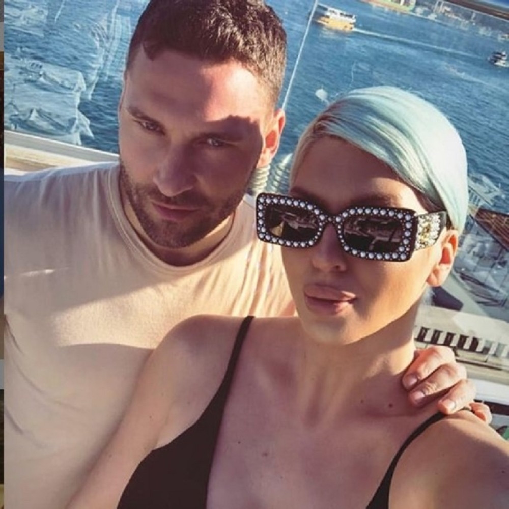 Široko! Karleuša dobila MILION EVRA od Duška, a ovako će ih POTROŠITI!