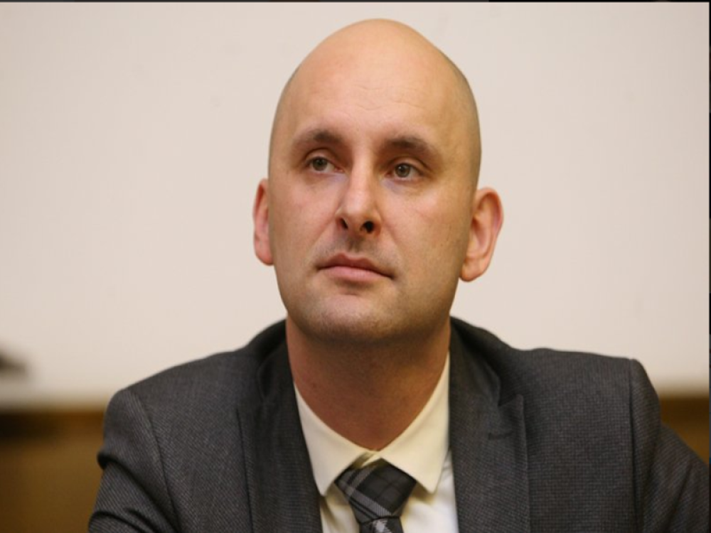 Mediji objavili šok fotografije, umešan potpredsednik vlade, prostitutka, kokain, a pominje se i SRBIJA