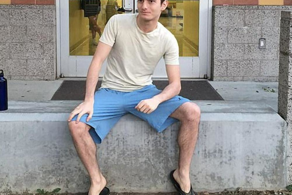 Ovaj momak svakog meseca napravi od dvoje do petoro dece!