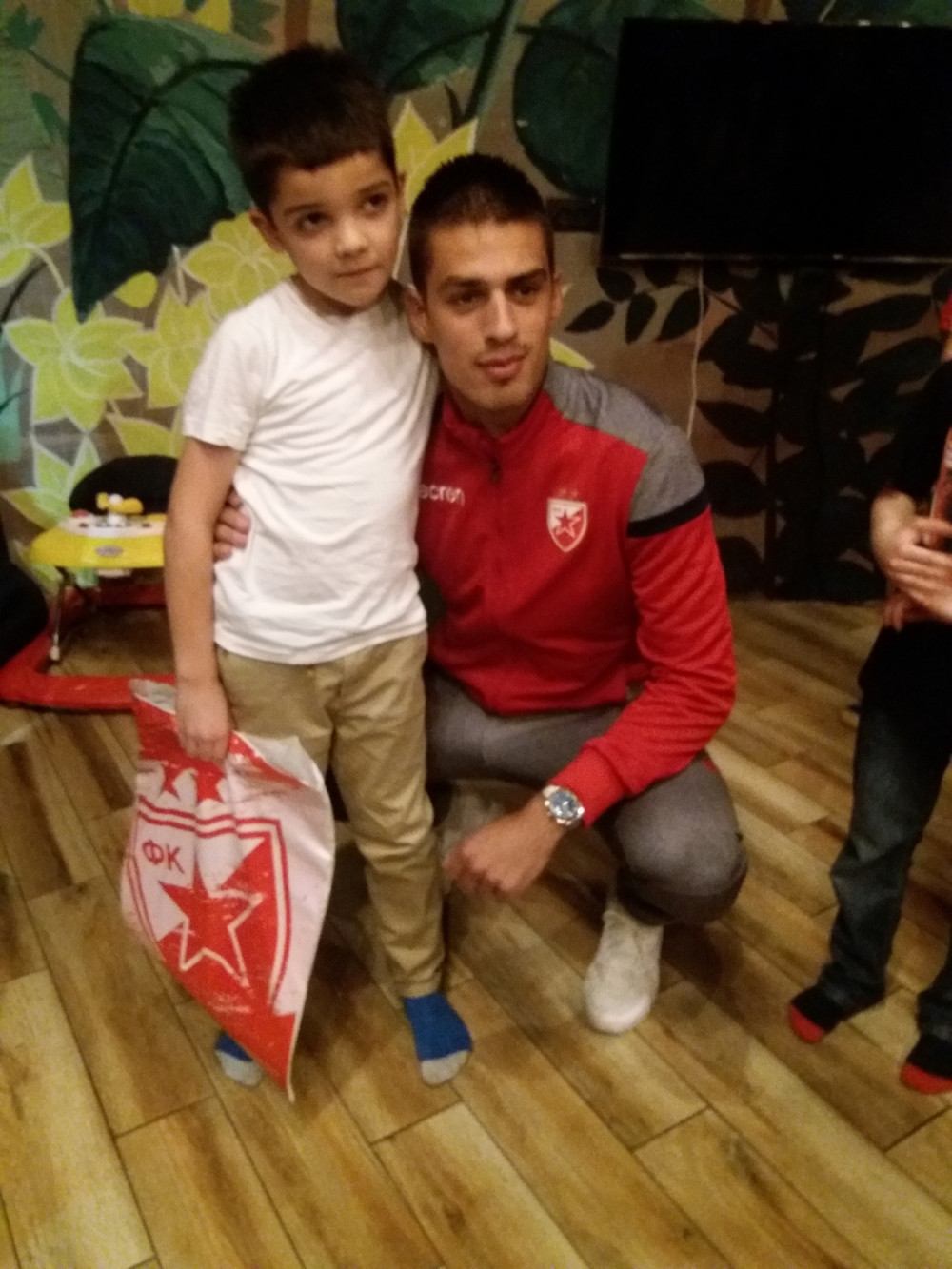 Evo kako je fudbaler Crvene zvezde iznenadio malog Bogdana!