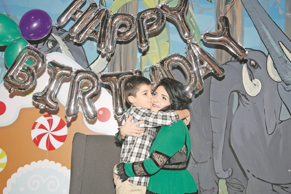 Mali Bogdan prvi put slavio rođendan! (FOTO)