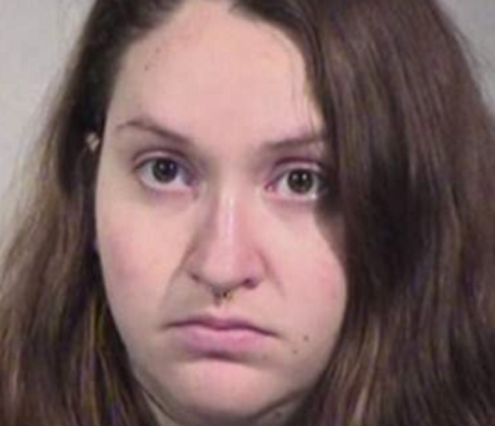 Slošilo joj se na poslu, rekla je da mora kući po nove pantalone, a otišla je do WC-a. Ono što je nakon toga usledilo je PREBOLESNO!