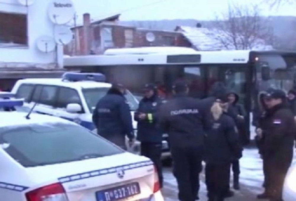 Spasilačke službe na terenu! Svi ljudi i stoka moraju da napuste područje: Samo da žive glave izvučemo!