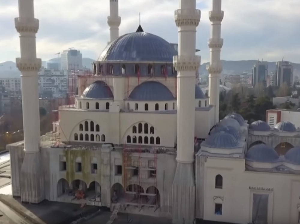 Vernici otišli da se pomole, pa tragično nastradali