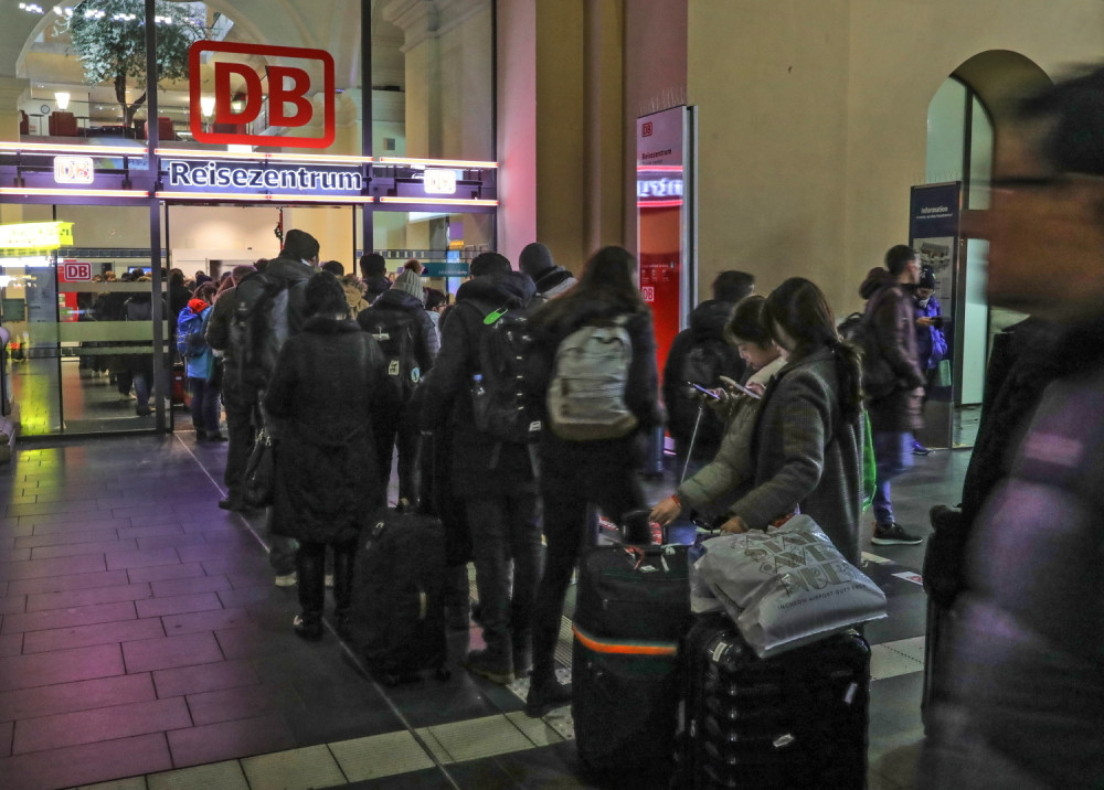 Oko 500 ljudi evakuisano sa železničke stanice