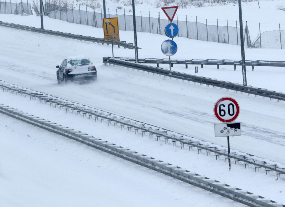 JP "Putevi Srbije": "Na prevojima kod Zaječara nanosi do 1 metra"