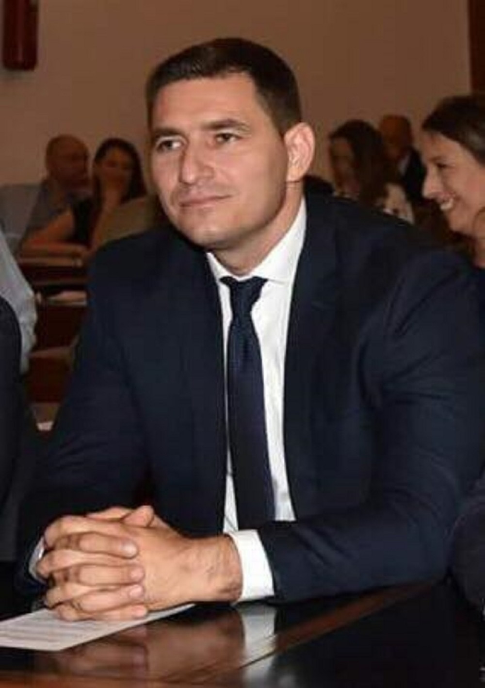 Zoran Adamović: Sinoćni događaj je dokaz da Draganu Ðilasu i njegovim huliganima ništa nije sveto, pa čak ni promocija knjige sa humanitarnim karakterom