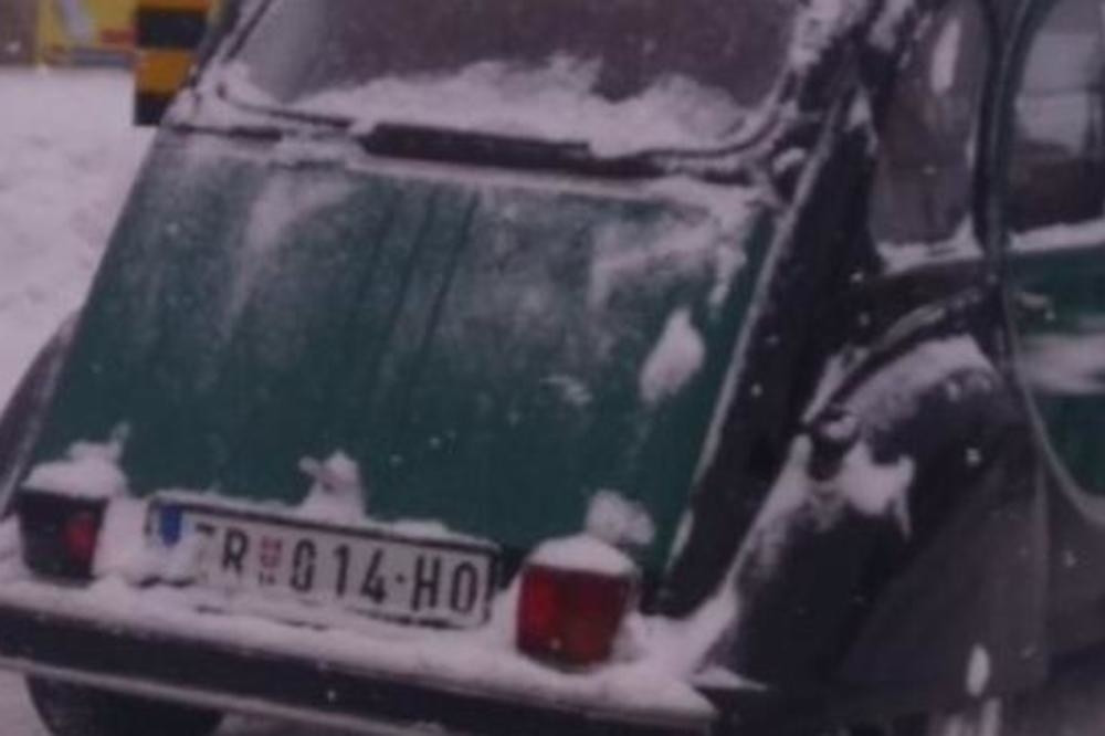 Aca iz Zrenjanina je nasmejao celu Srbiju. Kad vidite kako izgleda njegov automobil dan će vam postati lepši (FOTO)