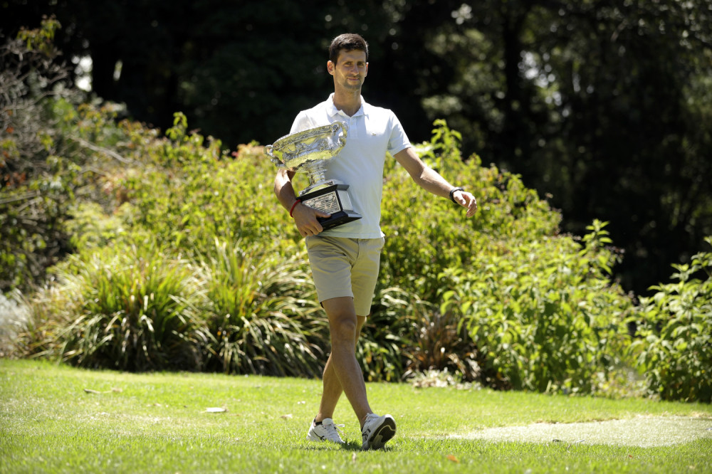 Poraz Nadala baš koštao Partizanovog Španca: ZBOG NOVAKA ZABOLELA RUKA!