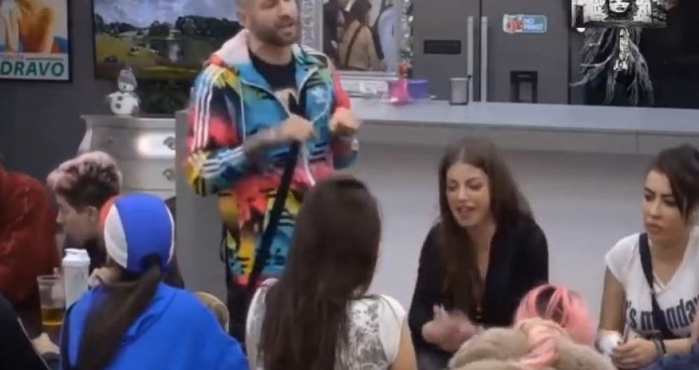 Posle "VOLIM TE" koje je Ša izgovorio, Dragana samo pognula glavu! Njegovoj ženi stiglo naređene da sprema PANCIRE I RAFALE!