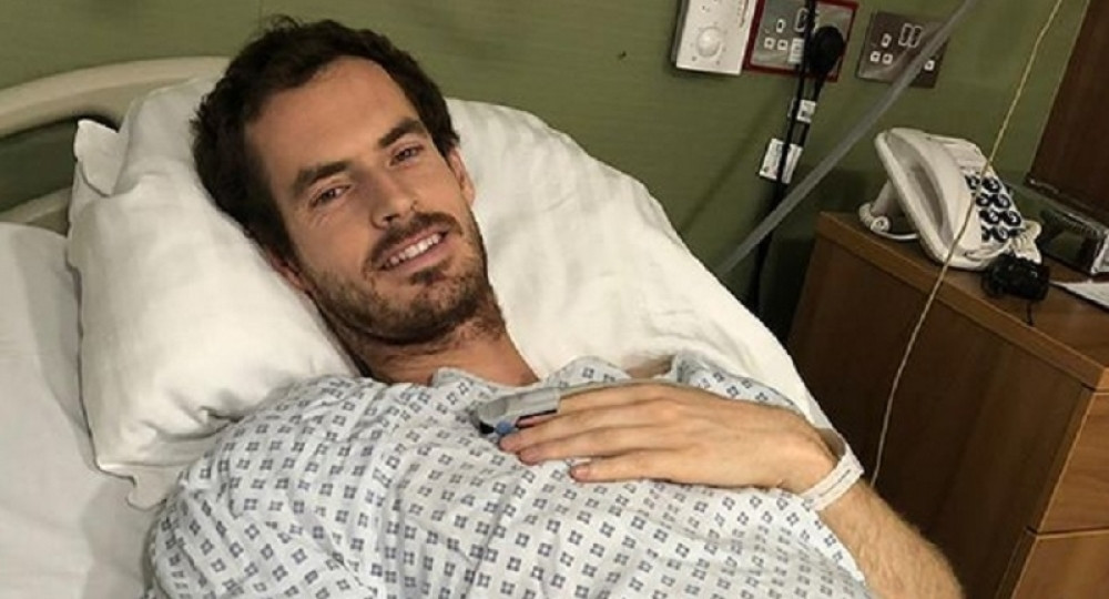 CRNI ENDI ŠTA JE OVO?! Koliki je! Britanac objavio sliku iz bolničkog kreveta i ŠOKIRAO SVET! (FOTO)