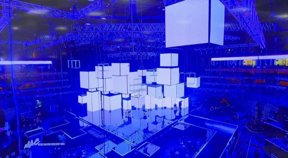 Ovo je bina MAC dodele nagrada, a kada vidite kako izgleda crveni tepih, ZANEMEĆETE! (FOTO)