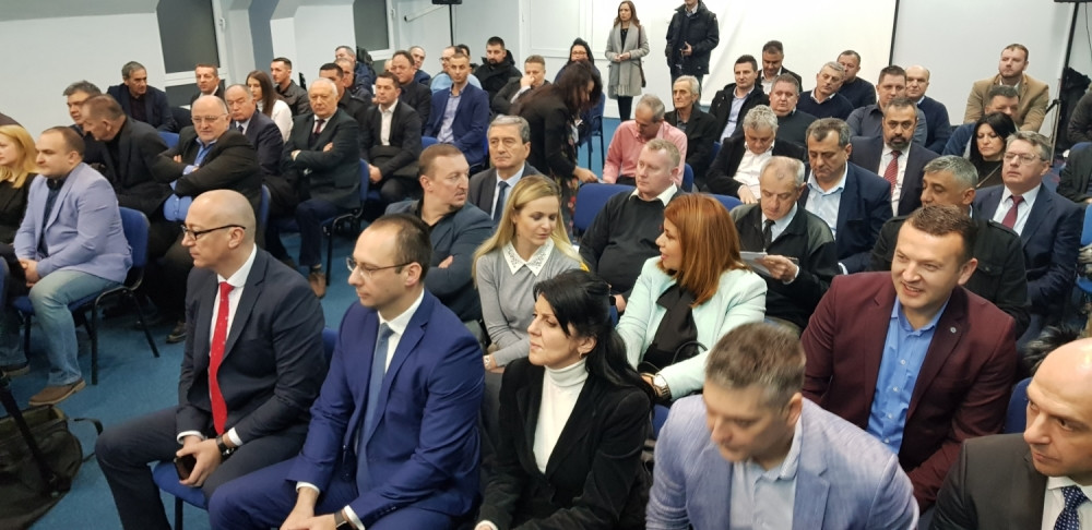 Bitan sastanak u Zvečanu o budućnosti srpskog naroda!