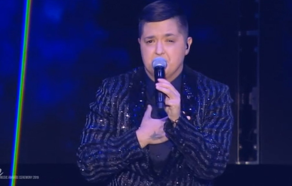 Dok je Marija pevala, kamera se okrenula i nećete verovati koga je snimila! (FOTO)