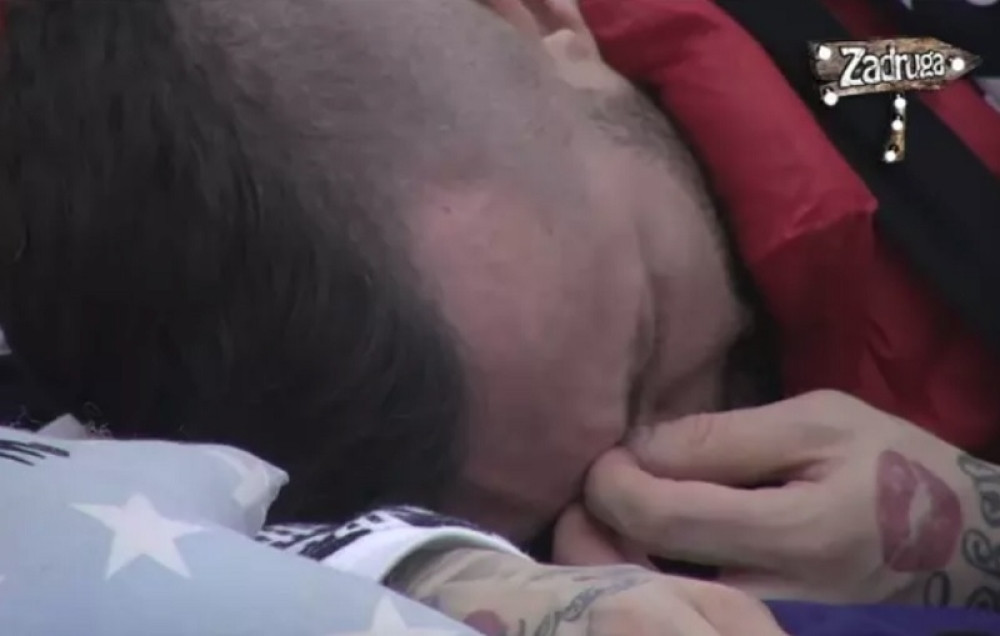 Plače i jeca jer ne može više da bude sa Draganom! Priznao sve zadrugarima!