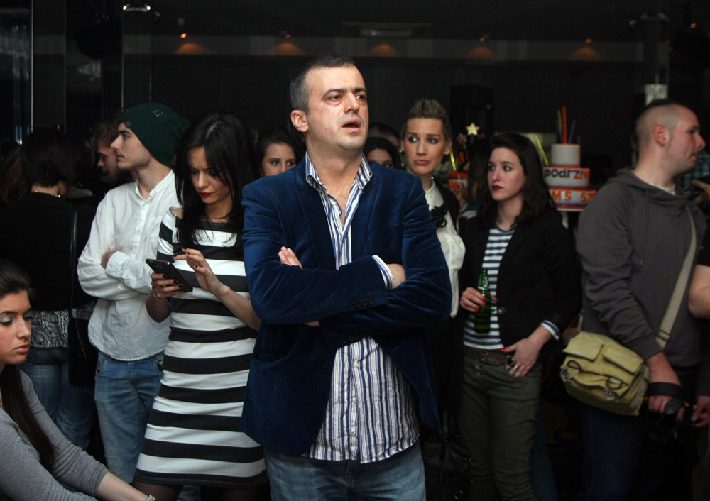 Sergej ponovo pokazao sav prostakluk, hoće da bude primer omladini, a ovo IZ USTA NE VADI!