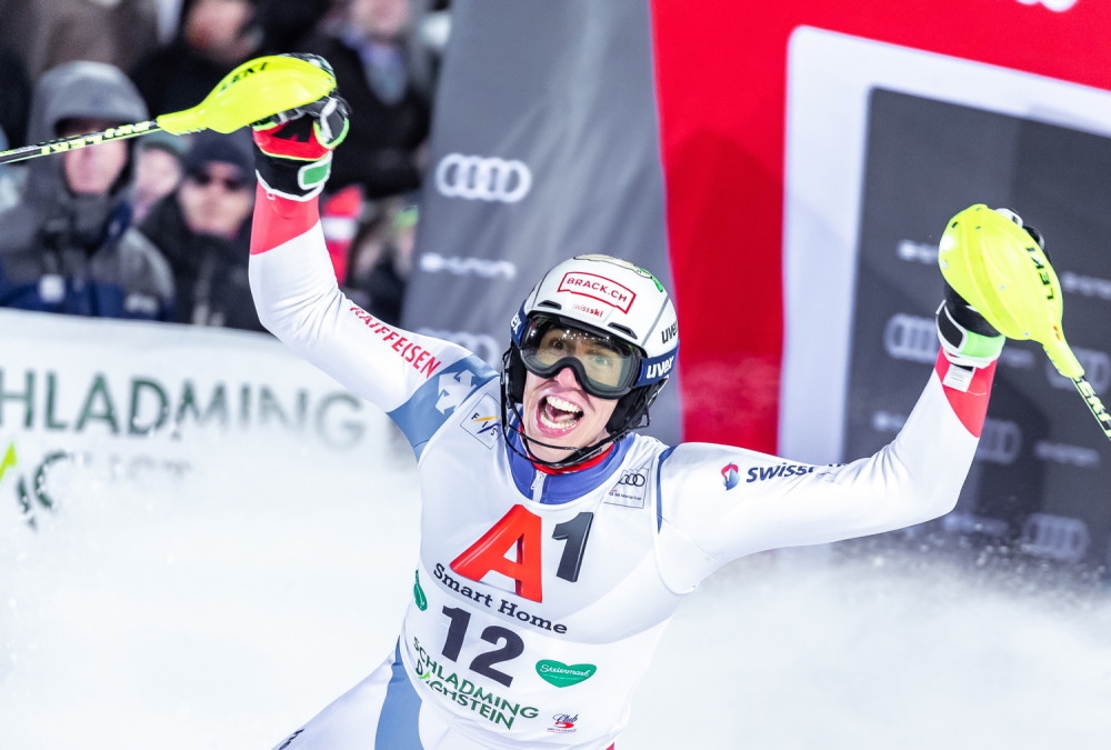 Pogledajte kako poznati skijaš URNEBESNO BODRI sebe pre izlaska na opasnu stazu! (VIDEO)