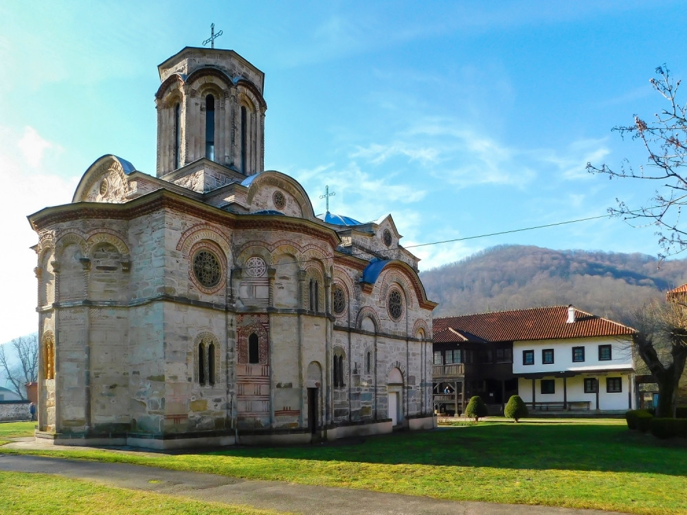 Večni dom kosovskih udovica