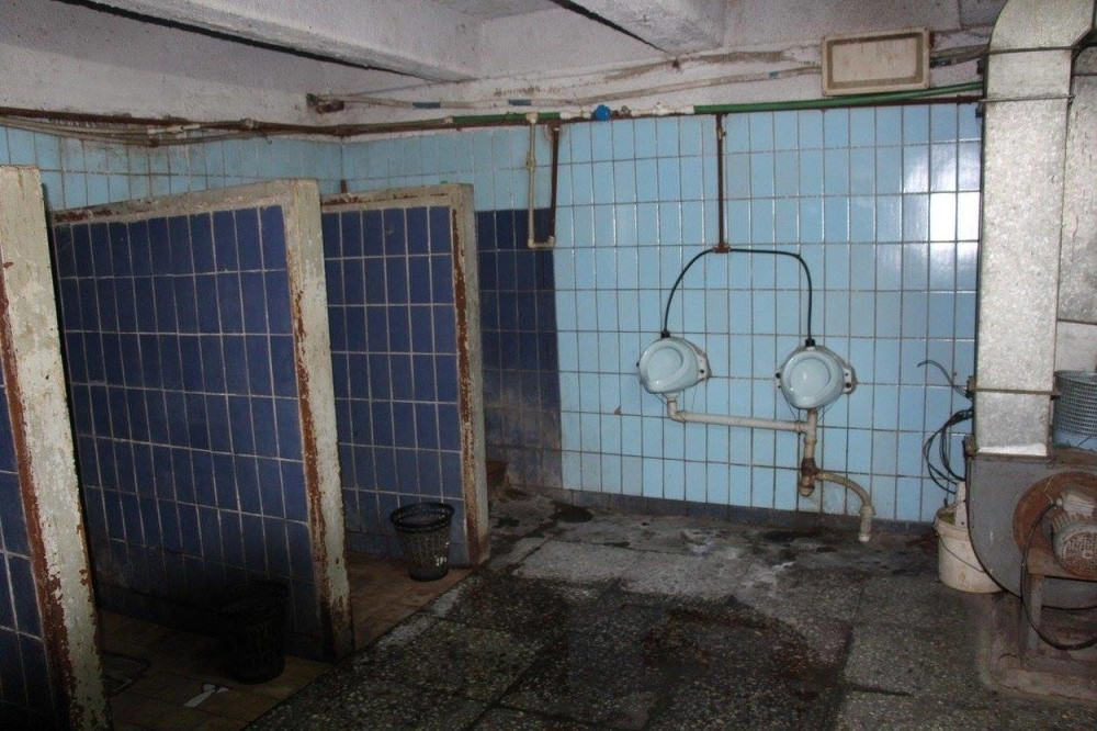 Neverovatna ponuda iz toaleta na buvljaku! (FOTO)