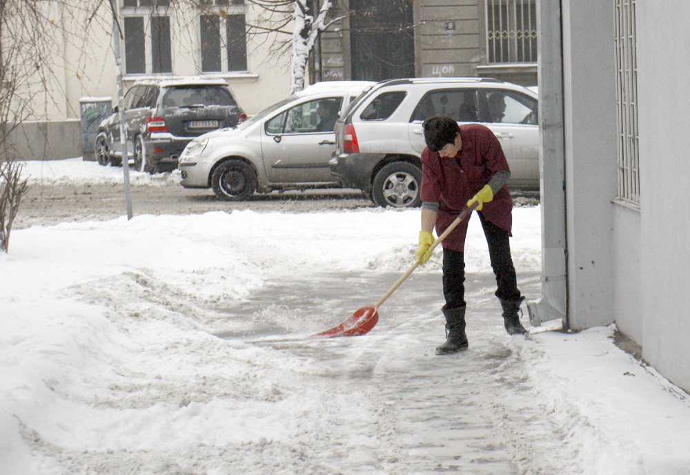 Danas oblačno uz povremenu kišu, u ovim krajevima se očekuju snežne padavine