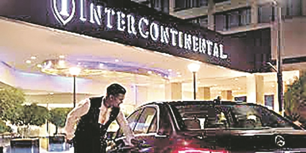 Jeremić uživa u ekskluzivnom odmaralištu u Emiratima! Cena noćenja će vas razbesneti, a on je provaljen!