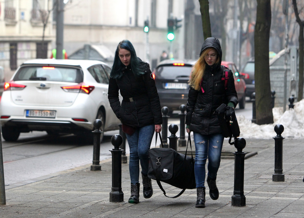 Radite iz fotelje, a za sat angažovanja plaćaju vas 600 dinara: Mesečna plata dostiže cifru od 1.000 evra!