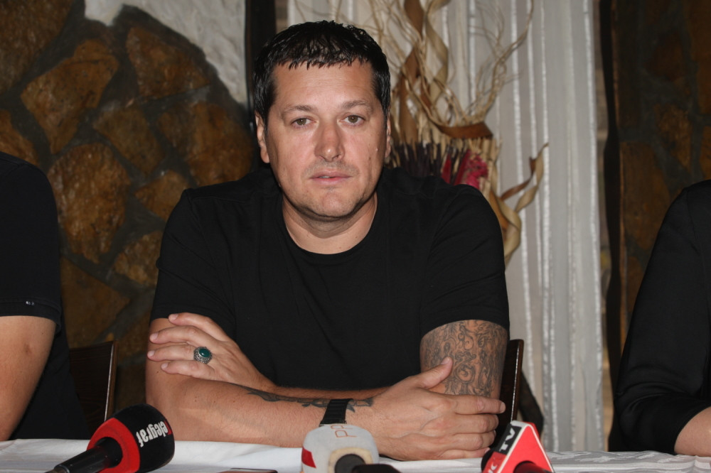 Pevač Aco Pejović otkrio kako je preživeo karantin zbog pandemije koronavirusa: "Popio sam 20 litara malinovače!"