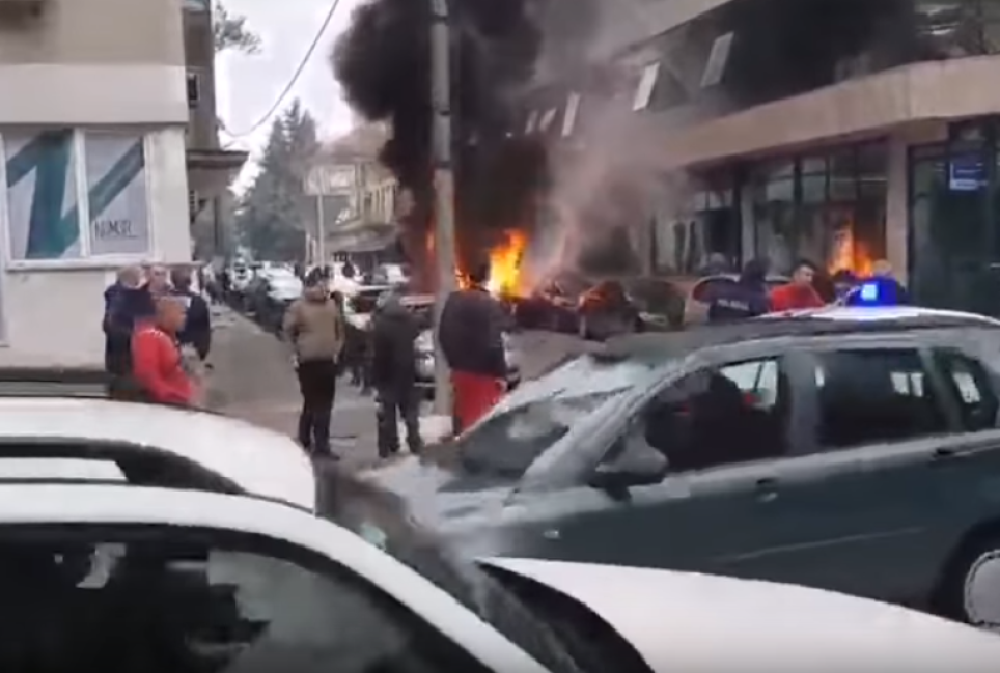 Najmanje 9 mrtvih, 10 povređenih! Raznete i okolne prodavnice!