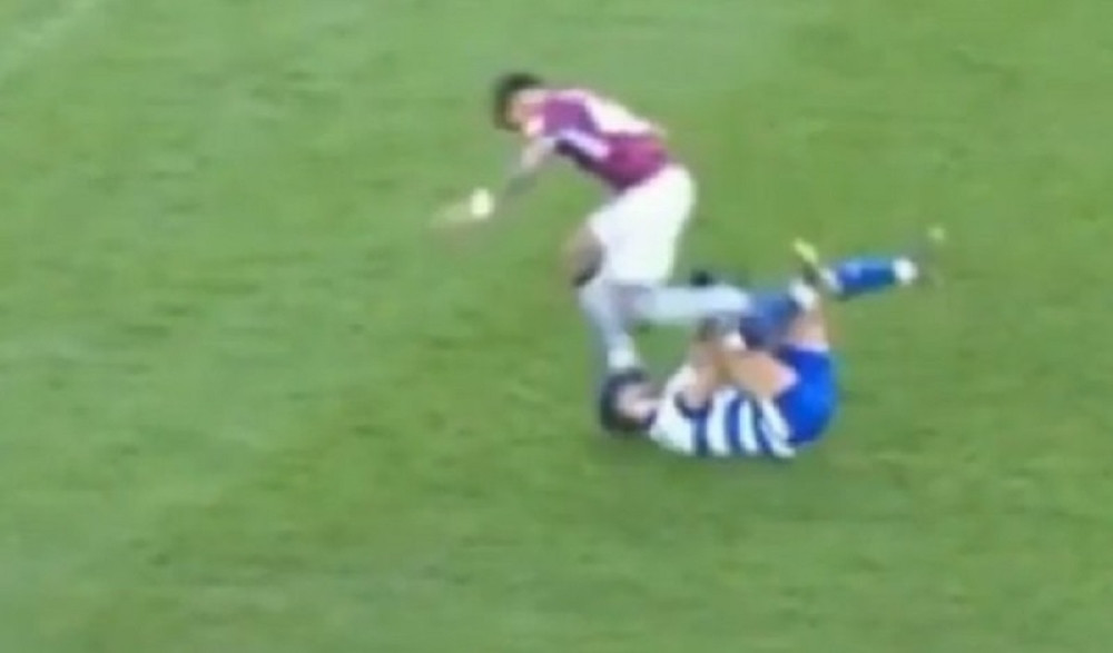 Fudbaler dobio kopačku u glavu! Lice mu izgleda kao da je igrao u horor filmu (UZNEMIRUJUĆ SADRŽAJ)