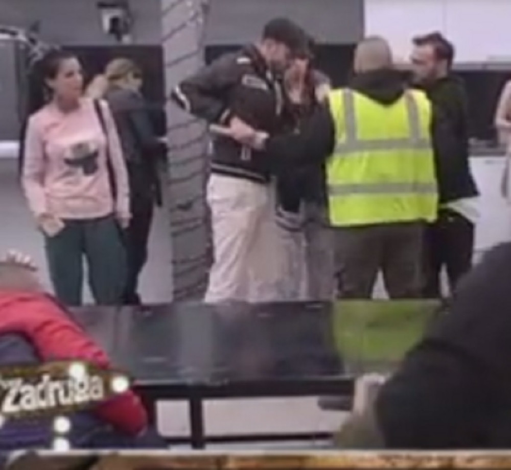 Ljuba nasrnula na Karađorđa, polivali se vodom, obezbeđenje uletelo!