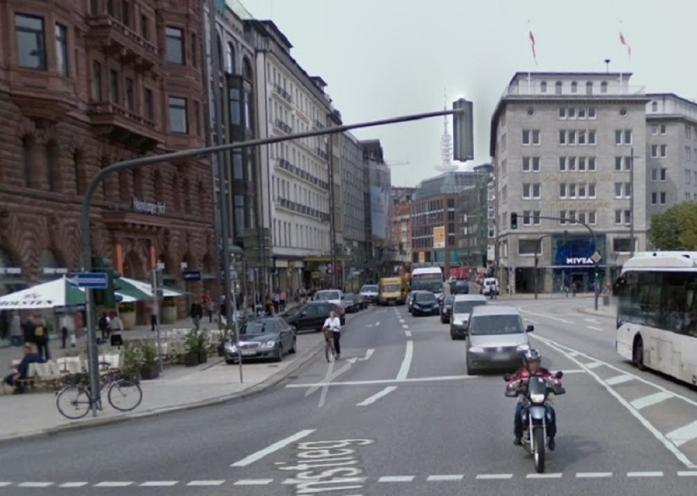 Ljudi žive u Nemačkoj na ivici bede i siromaštva! Jedva se "zakrpe" do kraja meseca! Smorićete se kada čujete koliko ZARAĐUJU!