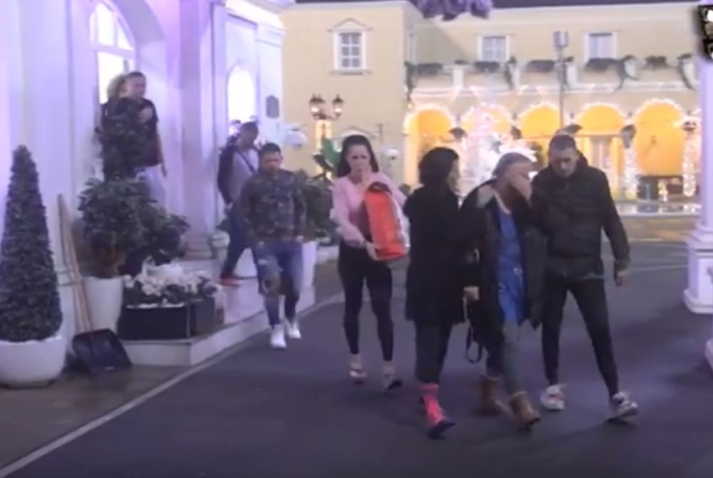 Zadrugarki iznenada preminula rođena sestra: Suze i jecaji odzvanjaju, ona odmah napustila rijaliti! (VIDEO)