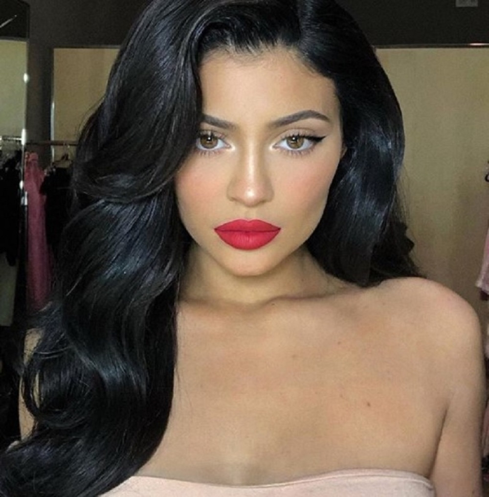 Kajli Džener sela u svoj avion vredan 72 miliona dolara, pa pobegla iz Los Anđelesa, evo i gde se uputila! (FOTO)