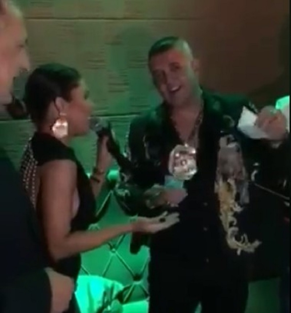 Svi su gledali kako BOGATI ALBANAC kiti Sandru Afriku, a sada otkriva odakle mu svo bogatstvo! (VIDEO, FOTO)