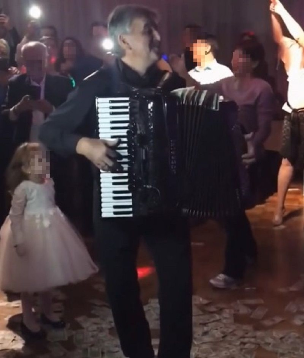 Bosanca kitili hiljadama dolara, a onda je uradio nešto ŠOKANTNO zbog čega će SRBIJA biti BESNA! (VIDEO)