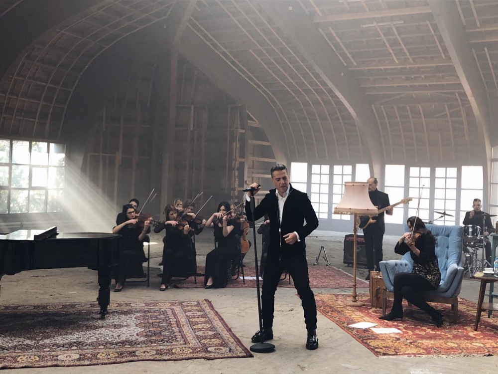 Željko Joksimović za samo 24 sata KOMPONOVAO NOVU HIT BALADU "MOŽDA JE TO LJUBAV"!